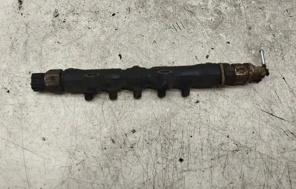 Toyota Corolla Verso AR10 Fuel main line pipe