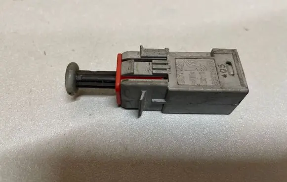 Opel Zafira B Brake pedal sensor switch 55701396