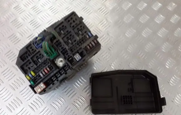 Ford Mondeo Mk III Fuse box set
