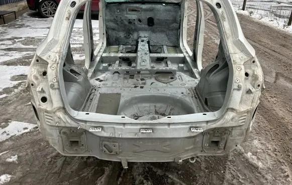 Nissan Pulsar Rear bodywork 