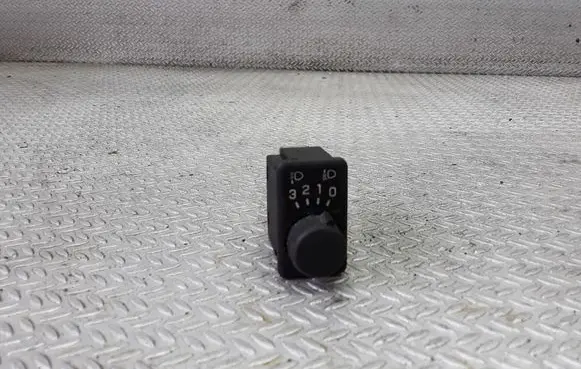 Nissan Primera Headlight level height control switch