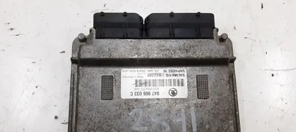 Skoda Fabia Mk1 (6Y) Engine control unit/module 047906033 2841