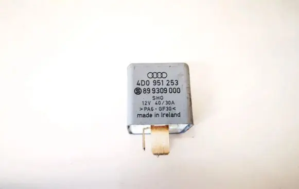 Volkswagen PASSAT B5 Other relay 4d0951253 899309000