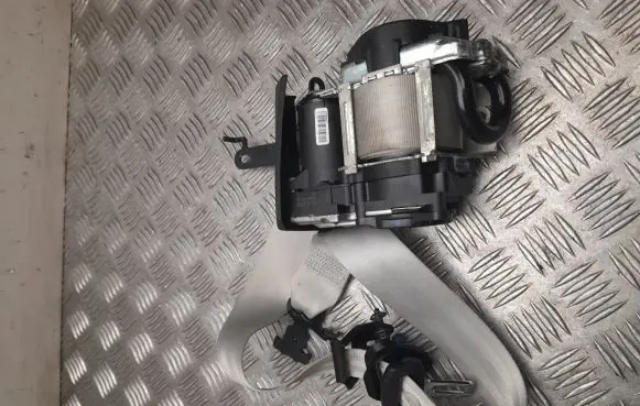 Volvo XC60 Front seatbelt 32149087