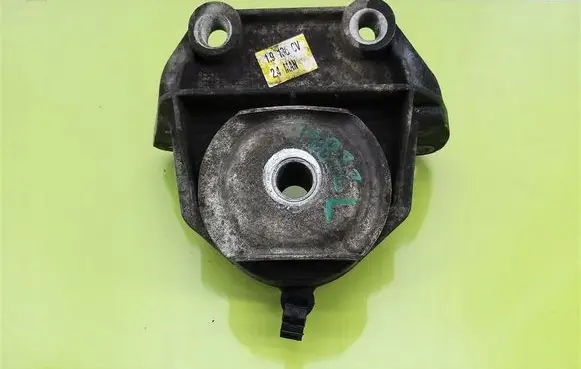 Fiat Bravo Engine mounting bracket 