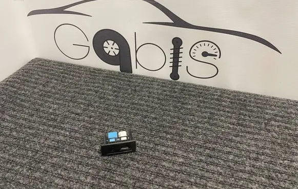 USB socket connector