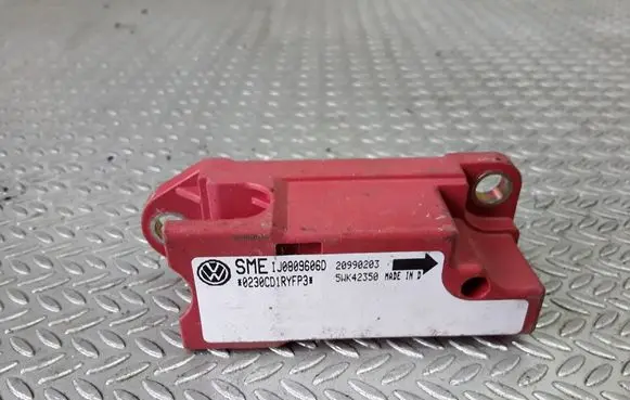 Volkswagen Golf IV Airbag deployment crash/impact sensor 1J0909606D