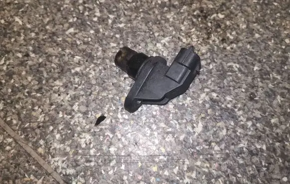Volvo V70 Camshaft speed sensor 8631533