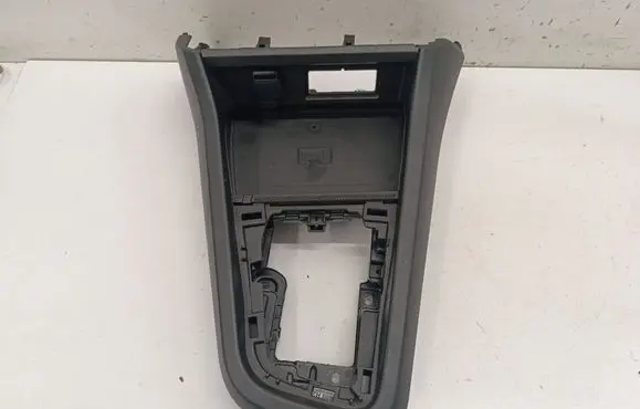 Other center console (tunnel) element