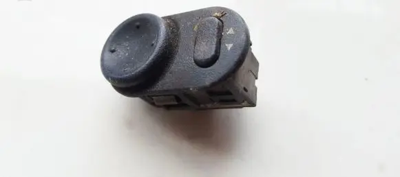 Opel Zafira A Wing mirror switch 09226861 1095R