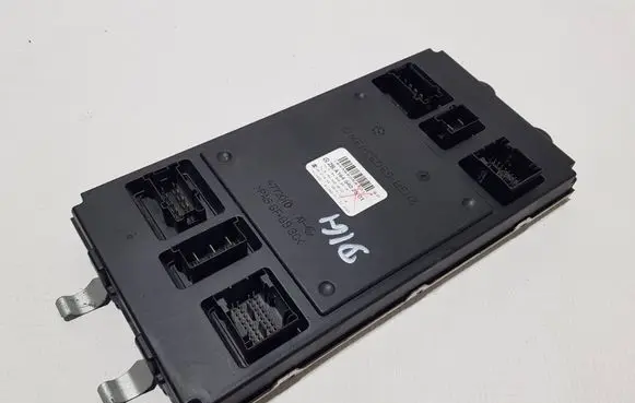 Mercedes-Benz ML W164 Central body control module 1645402501FFR A1645402501