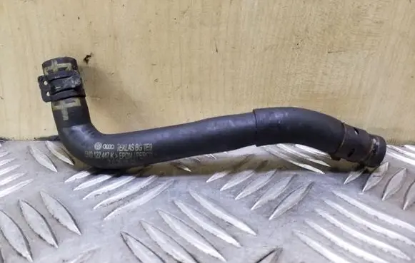 Volkswagen Tiguan Engine coolant pipe/hose 5N0122447K
