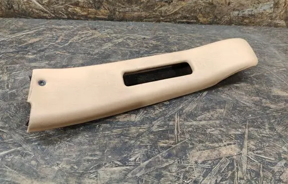 Maserati GranSport (B) pillar trim (top) 46781800021001 315040