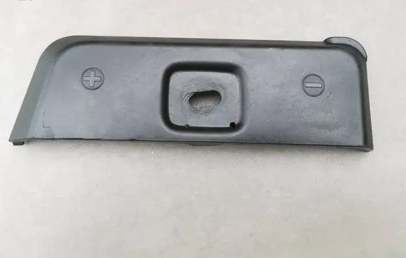 Toyota Avensis T250 Battery box tray cover/lid 5844105010