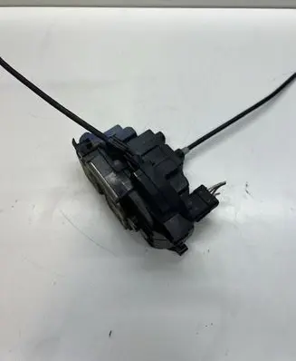 Renault Clio III Front door lock 49040C