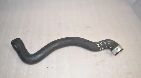 Mercedes-Benz C W203 Engine coolant pipe/hose 2035010682