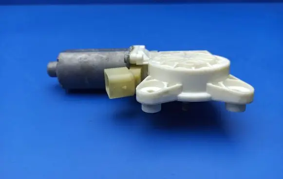 Mercedes-Benz E W211 Front door window regulator motor 0130821971 A2118203042 993627101