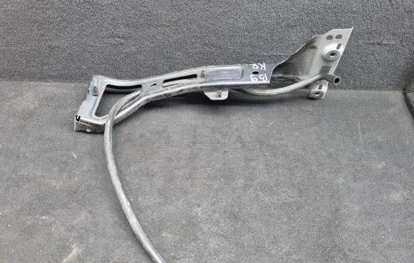 Audi A4 S4 B9 Fender mounting bracket 8W0821135C 8W0821183A 8W0821135B