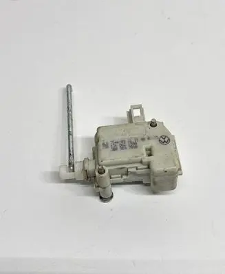Volkswagen Golf IV Central locking motor 1J6862159A 3B0959781B