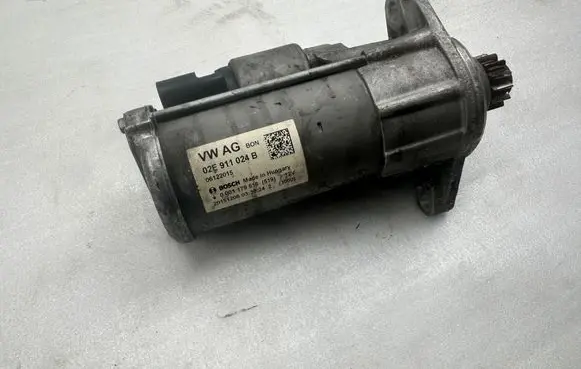 Volkswagen Tiguan Starter motor 02E911024B 02E911024