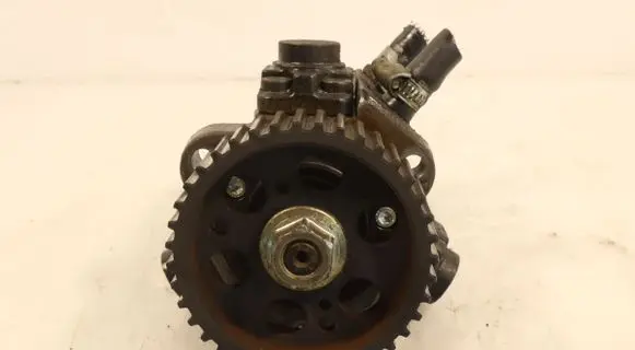 Opel Insignia A Fuel injection high pressure pump 0445010193