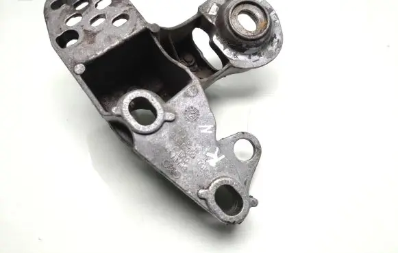 Audi A6 S6 C5 4B Engine mounting bracket 4B0199351D