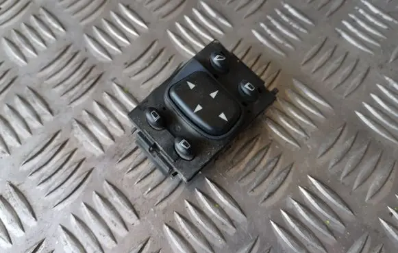 Mercedes-Benz S W220 Wing mirror switch 2208211551