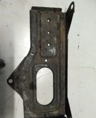 Volkswagen PASSAT B5.5 Battery tray 