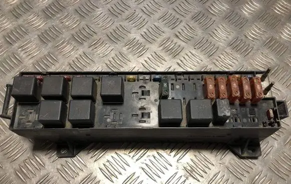 Chrysler Voyager Fuse box set 23417 1948 0470789AAD