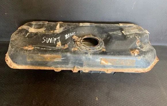 Suzuki Swift I Fuel tank 