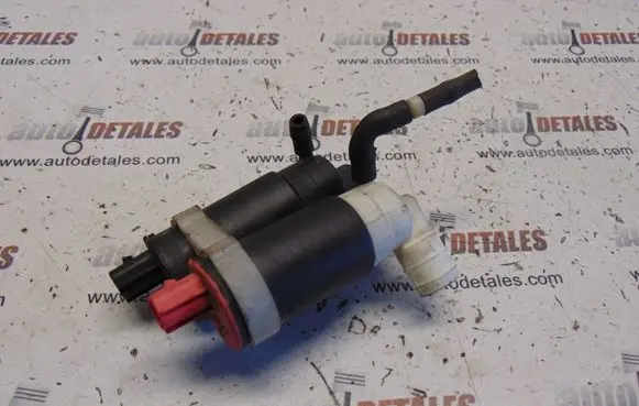 Honda CR-V Windscreen/windshield washer pump