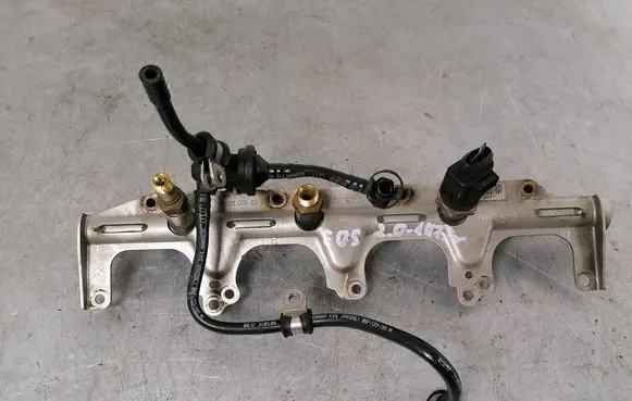 Volkswagen Eos Fuel main line pipe 06F133317L