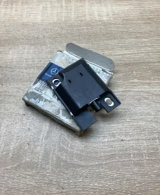 Mercedes-Benz E W211 Aerial antenna amplifier A2118203375
