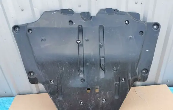 Dacia Sandero Engine splash shield/under tray 758929087R