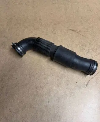Opel Meriva B Air intake hose/pipe 13259853