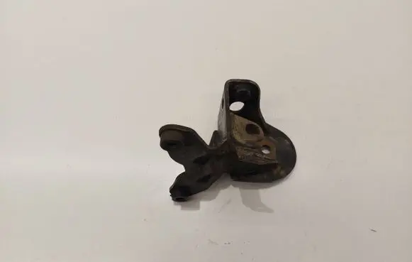 Volkswagen PASSAT B3 Engine mount bracket