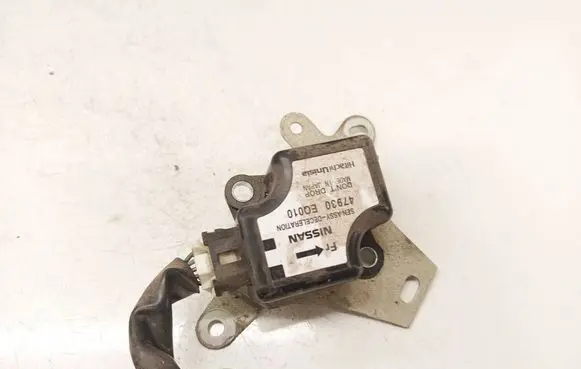 Nissan X-Trail T30 ESP acceleration yaw rate sensor 47930EQ010