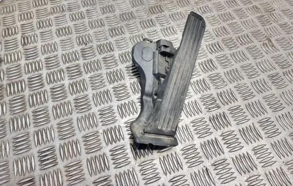 Volkswagen Golf V Accelerator throttle pedal 1K1721503P
