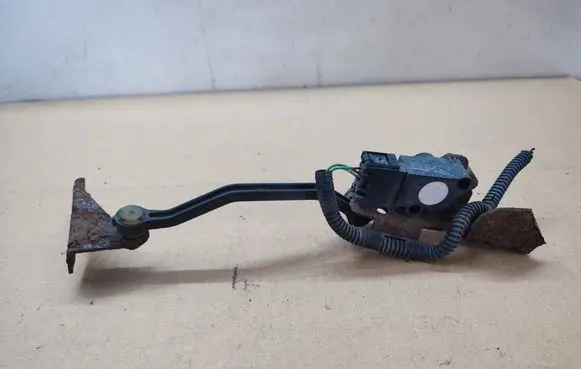 Ford Kuga II Air suspension front height level sensor VP4N5F13D007CA