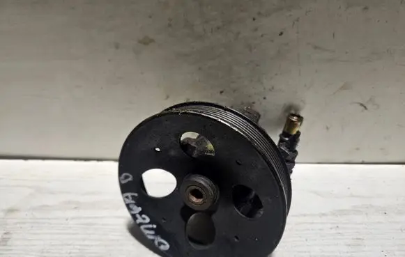 Opel Corsa B Power steering pump 26025012