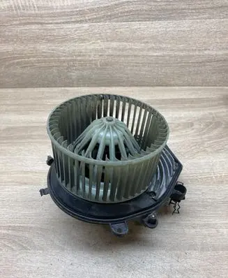 Audi A4 S4 B5 8D Heater fan/blower 8D1820021