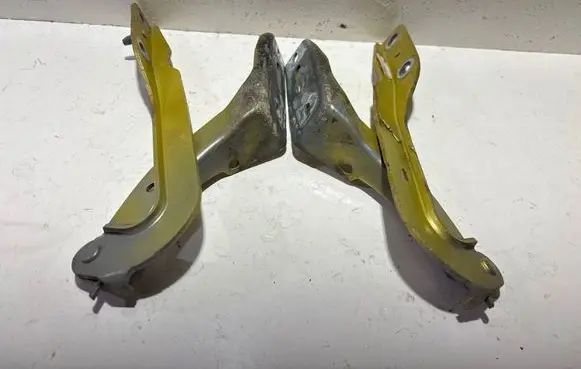 Peugeot 307 Engine bonnet/hood hinges 9636473580 9636473480