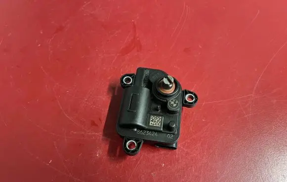 BMW X4 G02 Intake manifold valve actuator/motor 8623424