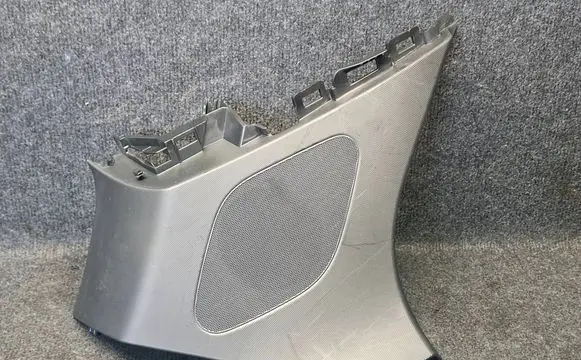 (D)pillar trim (top)
