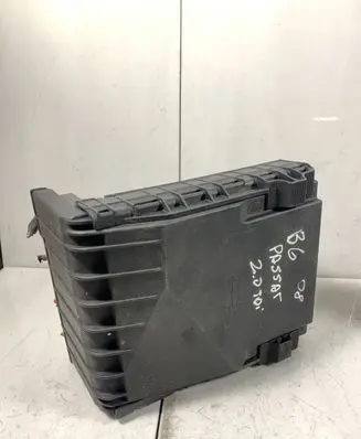 Volkswagen PASSAT B6 Fuse module 3C0937125