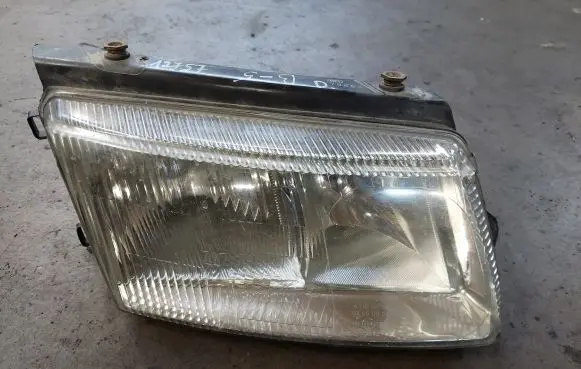 Volkswagen PASSAT B5 Headlight/headlamp