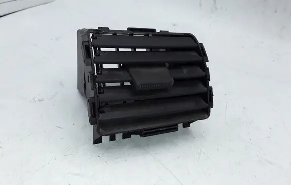 Suzuki Ignis Dashboard side air vent grill/cover trim 7361186G00