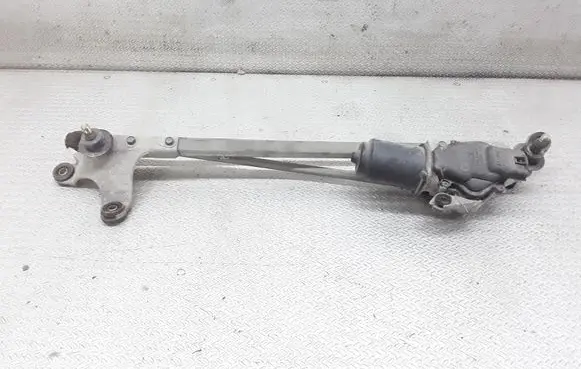 Honda CR-V Front wiper linkage and motor