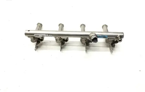 Volvo XC60 Fuel main line pipe 32203060