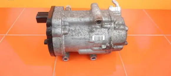 Lexus ES VII XZ10 Air conditioning (A/C) compressor (pump) 0424000171 14MB6